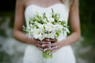 wedding-bride-with-flowers